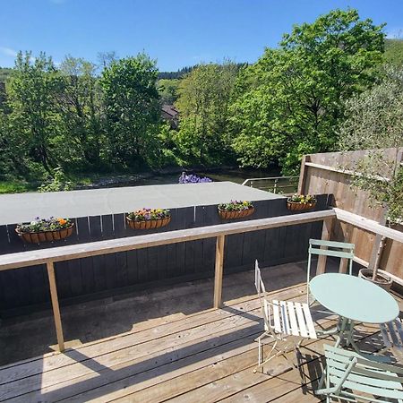Ty Taf 2 Bed Cottage With Deck & Easy Transport Links Cardiff Kültér fotó